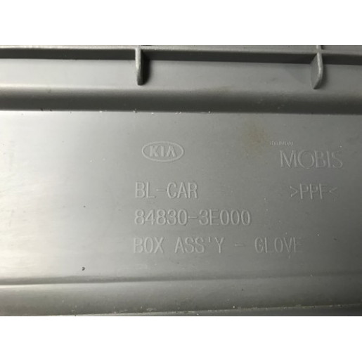 Бардачок пассажира Kia Sorento 2002-2009 848303E000